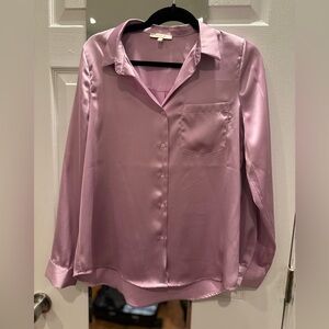 Skies are blue light purple button down blouse size small